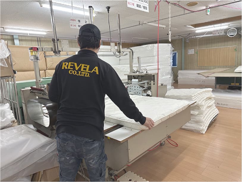 敷布団製品の検品作業
